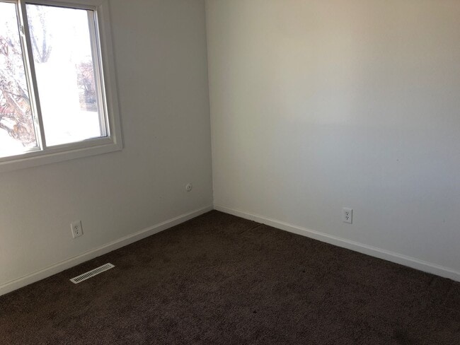 Photo - 808 W 1st St Unit 3