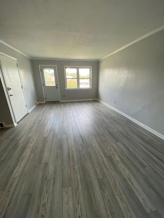 Building Photo - 2638 Daphne Rd Unit 2