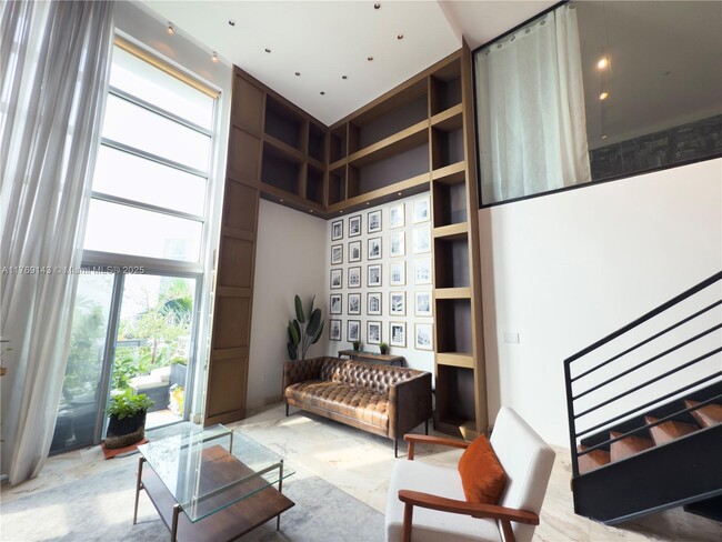 Building Photo - 7744 Collins Ave Unit 15 Rental