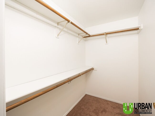 Building Photo - 4623 N Sullivan Rd Unit 4623