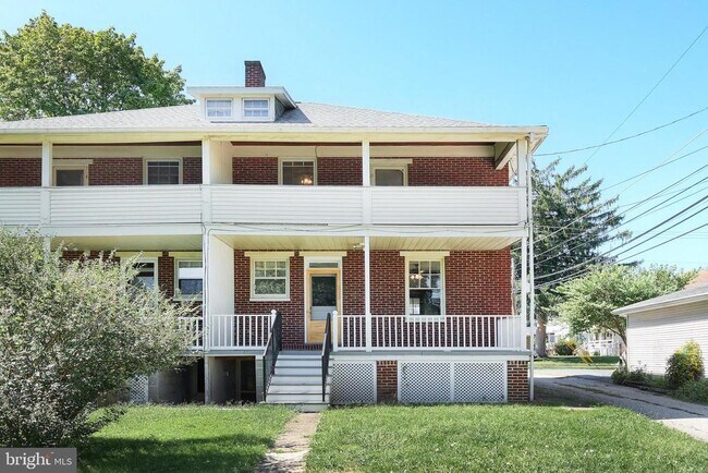 Photo - 319 N Stratton St