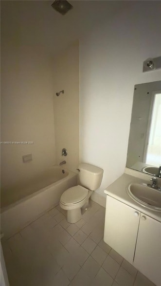 Photo - 2758 SE 17th Ave Unit 202