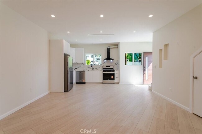 10787 Las Lunitas Ave
