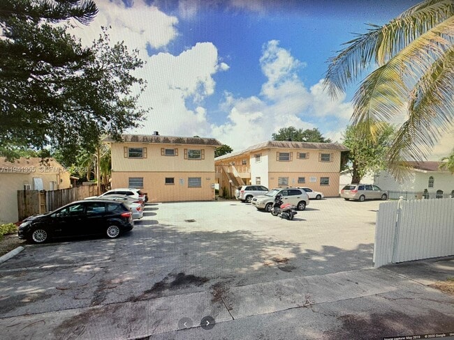 Building Photo - 2840 Taylor St Unit 23