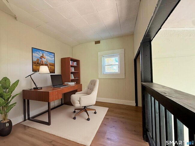 Photo - 39 Waterbury Rd Unit B1