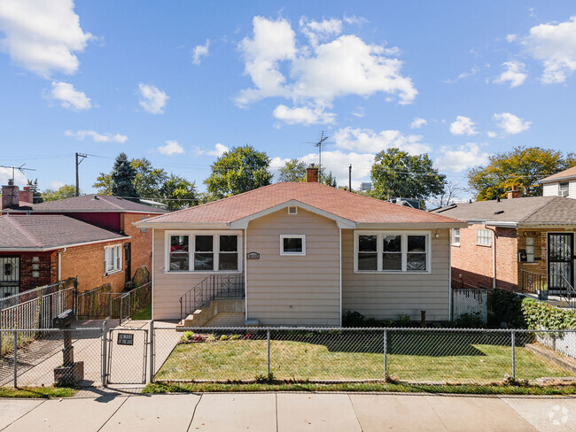 Building Photo - 10322 S Ave N Rental