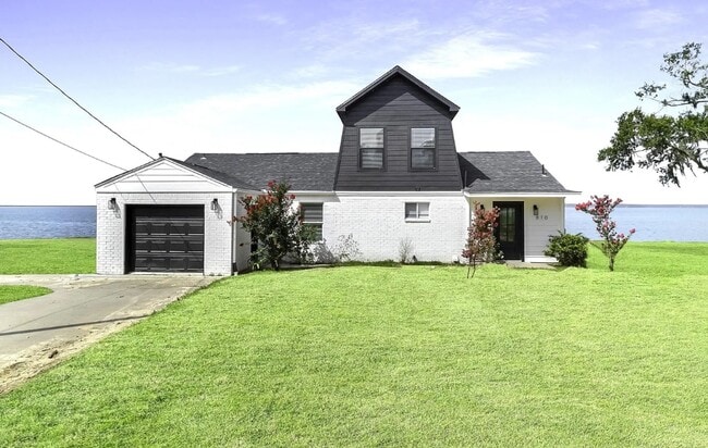 Photo - 810 W Cattle Dr