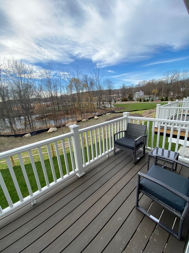 Meadowbrook Commons