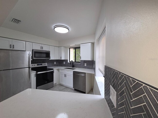 Photo - 1746 Foxhall Cir Unit 1746