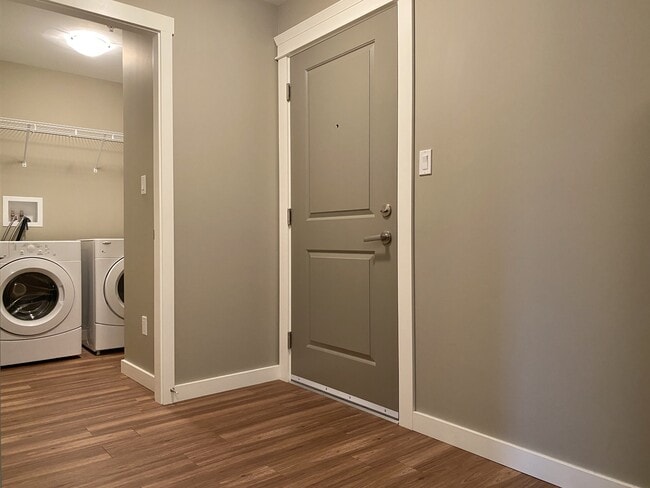 Photo - 808-808 S Island Hwy Unit 407