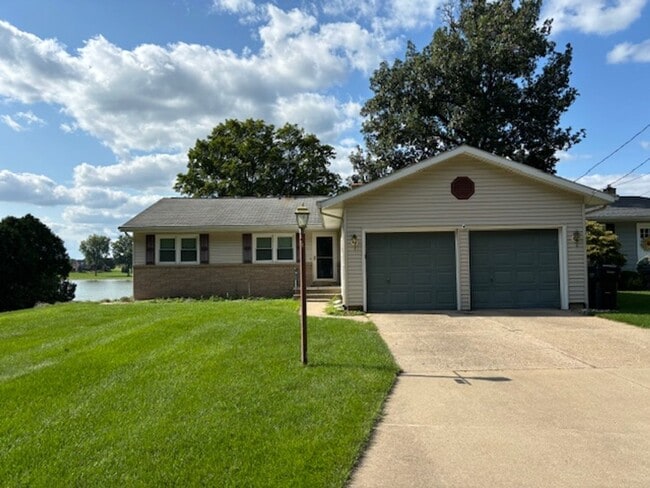 Photo - Fully Furnished, Turn Key Lake Front Home ...