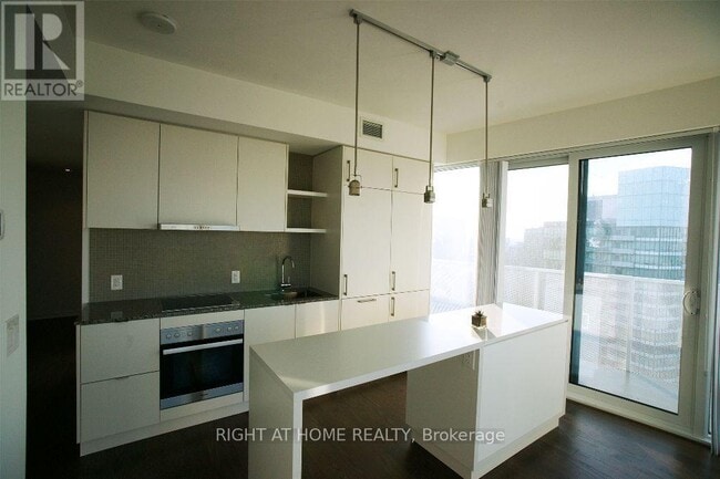 Photo - 100 Harbour St Unit 5704