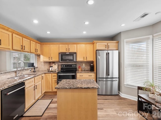 Photo - 13820 Queens Harbor Rd