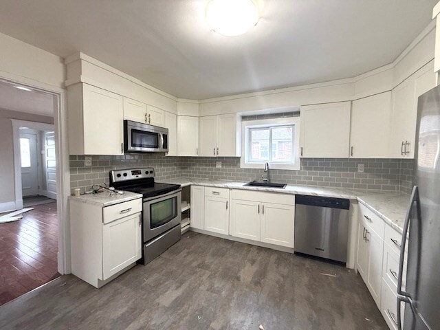 Photo - WHOLE Home Rental - London EAST - 4 bedroo...