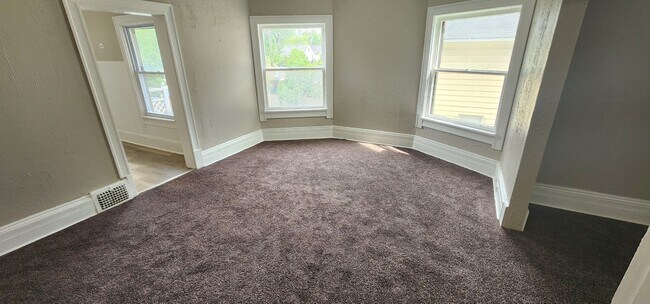3404 Archwood Ave Unit 2