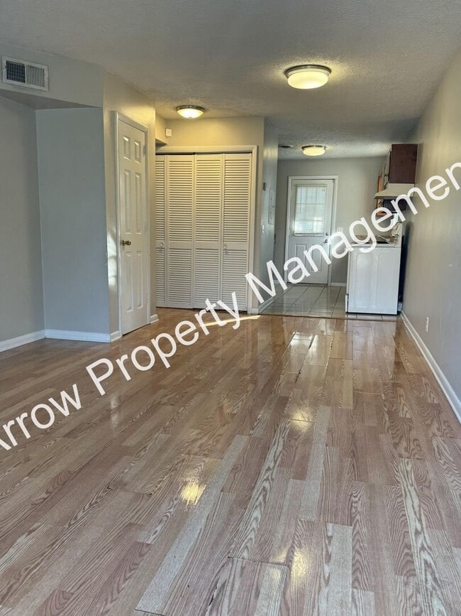Great 2 Bedroom Home in Madison!