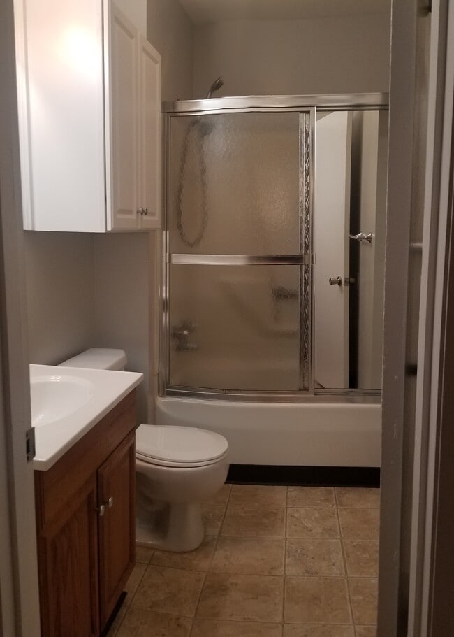 Photo - 205 Jobes St
