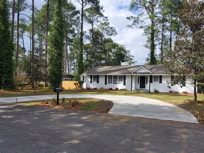 Photo - Modern Charm: Spacious 4-Bedroom Home with...