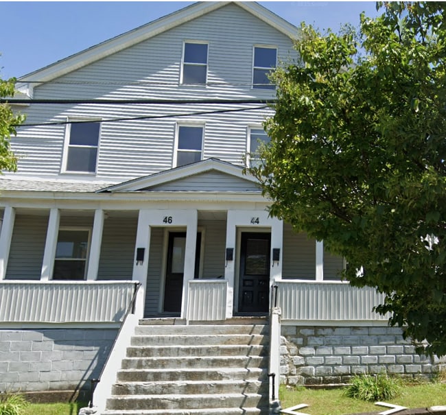 Building Photo - 44 Robbins Ave