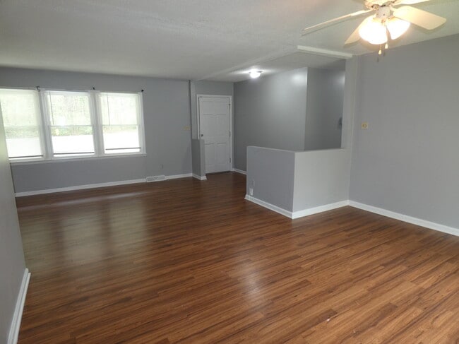 Photo - 5800 Meadowbrook Rd