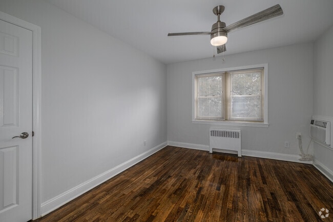1 habitación, 1 baño - 601 pies cuadrados - Dormitorio - Boulevard Gardens