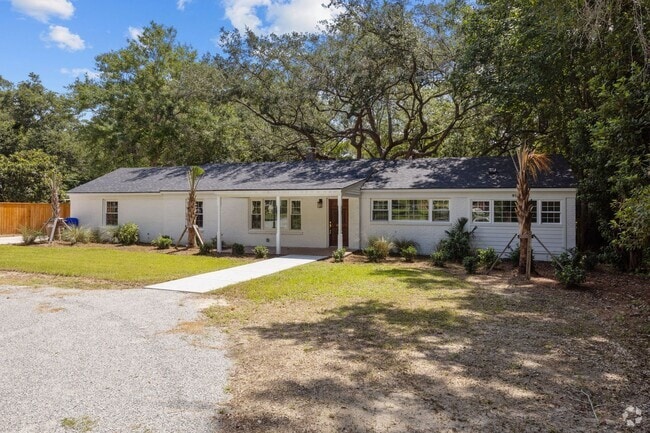 Building Photo - Impeccably Renovated Brick Ranch on James ... Rental