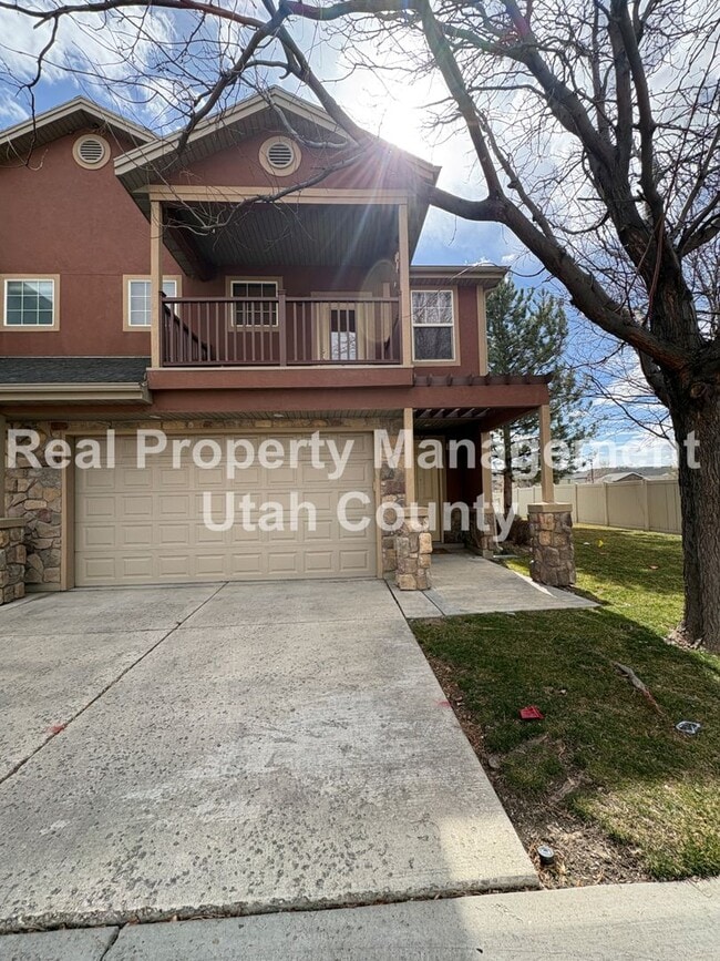 Building Photo - Beautiful townhome in Pleasant Grove