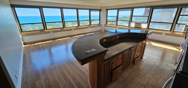 Building Photo - 707 W Gordon Ter Unit 1605 Rental