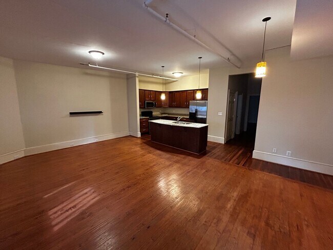 Photo - Great 2 Bedroom Downtown