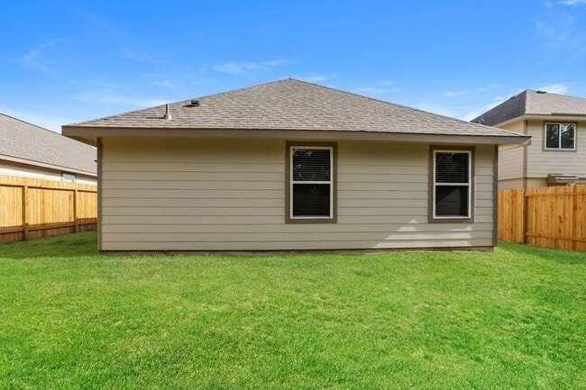 Photo - 310 Blue Crane St