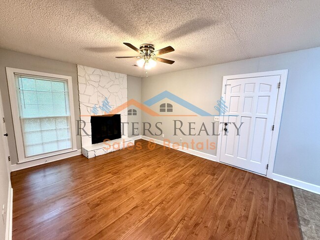 Building Photo - 2 Bedroom Condo on Chapman Mountain