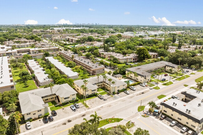 Chateaux Apartments