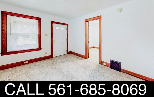 Photo - 67 E Archwood Ave