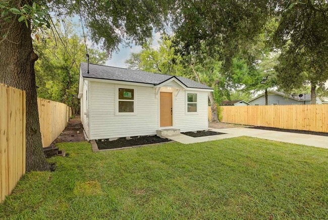 Photo - 2805 2nd Ave N