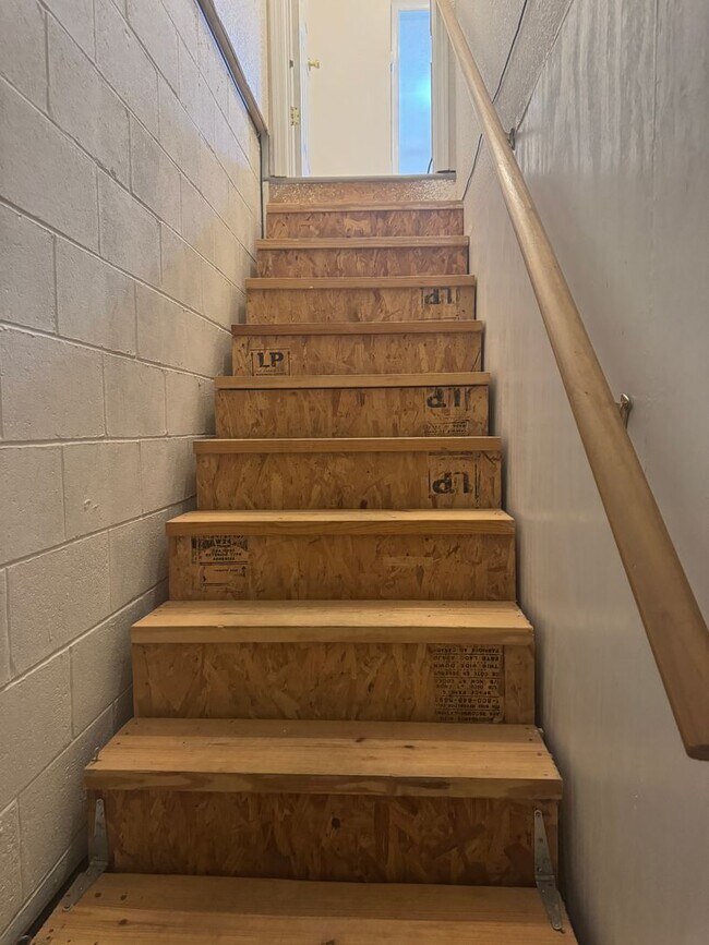 Photo - Updated Townhouse In Hunter Hills