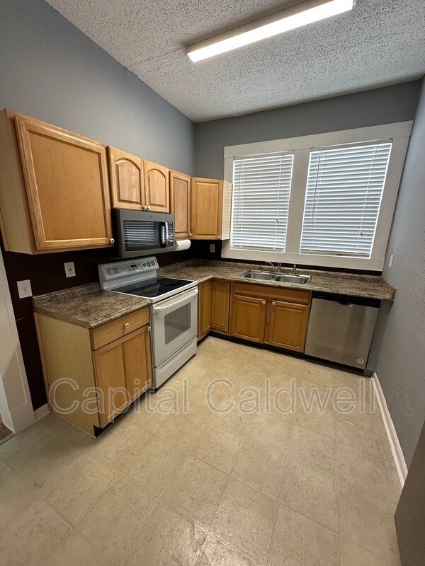 Photo - 1812 E Columbus Dr