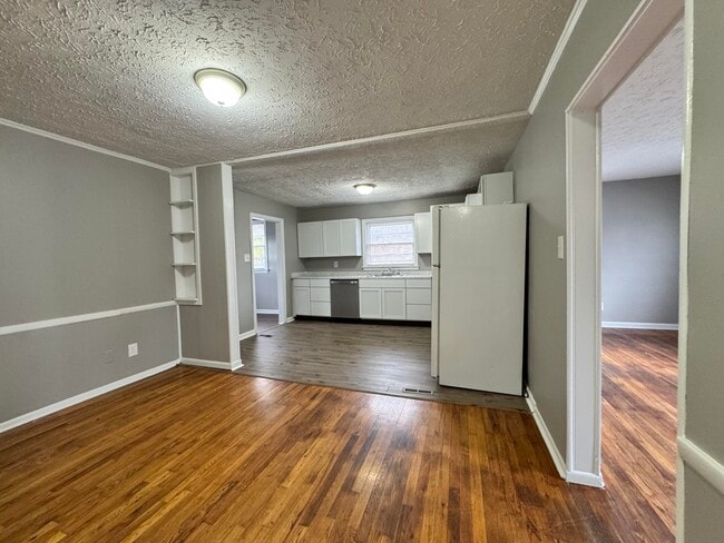 Photo - 790 Allendale Dr