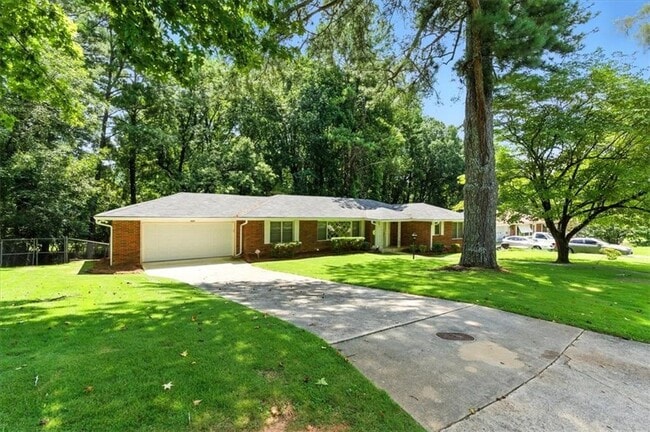 Building Photo - 893 Woodmere Dr NW Rental