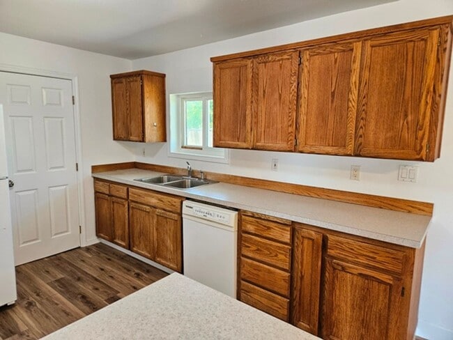 Photo - 3Bd/2Ba Single Story Home-For viewing!