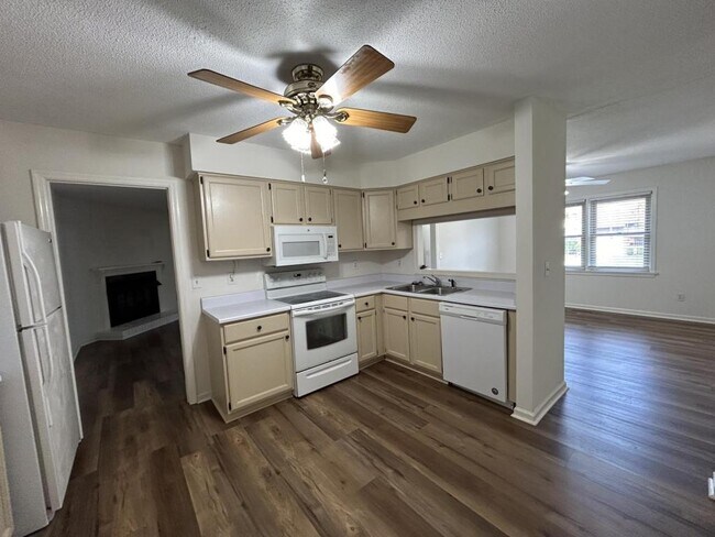 Photo - 3430 Regency Dr