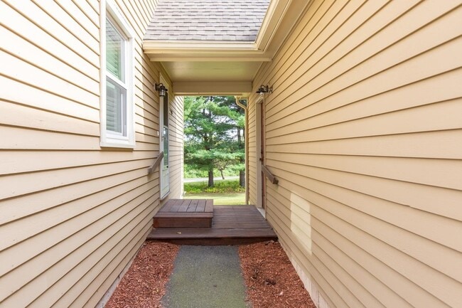 Photo - 246 Winding Pond Rd