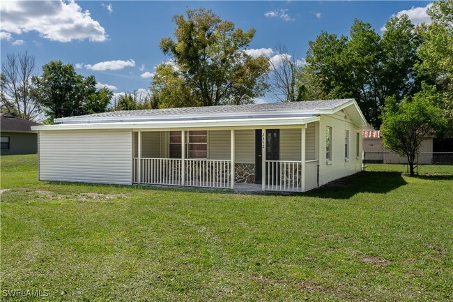 Photo - 2352 Sunnyview Dr House
