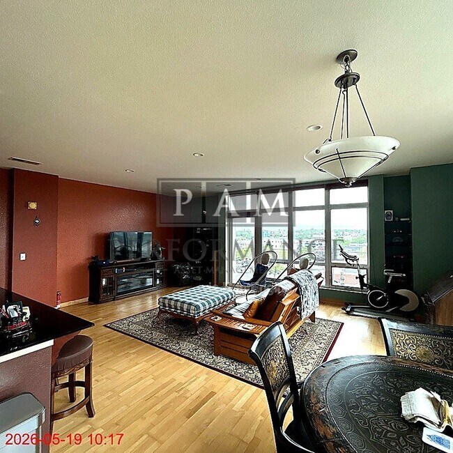Photo - 601 E Ogden Ave Unit 601