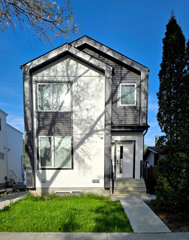 Photo - 11431-11497 97 St NW Unit MAIN 1