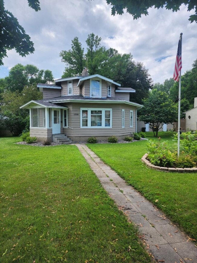Photo - 1309 Gorton Ave NW