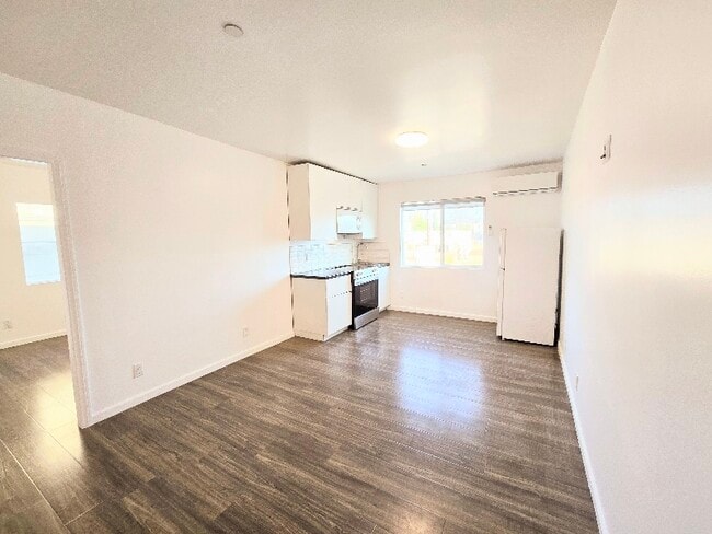 Building Photo - 3121 Larga Ave