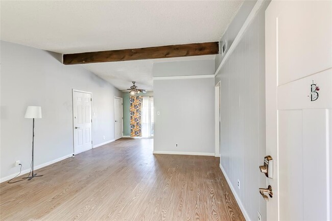 Photo - 1204 Woodfield Dr