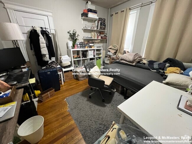Building Photo - 87 Gordon St Rental
