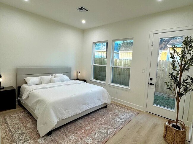 Photo - 5125 Van Fleet St