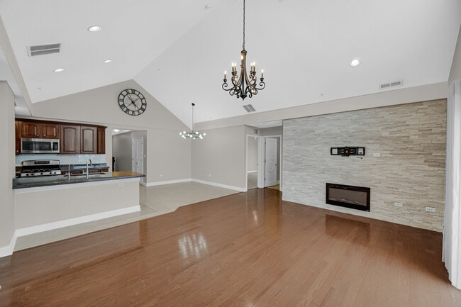 Photo - 9400 S 79th Ave